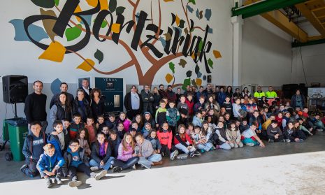 Foto noticia - Bortzirietako Mankomunitateak Yenxa Garbiguneak bultzatzen du, eskualdean erabilitako olioaren birziklapena hobetzeko sistema berritzailea, sari moduan xaboia berehala ematen duena.